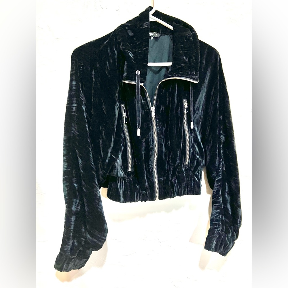 Zara Womens Velvet Zip Pockets Crop Long Sleeve Black‎ Full Zip Jacket Size XS